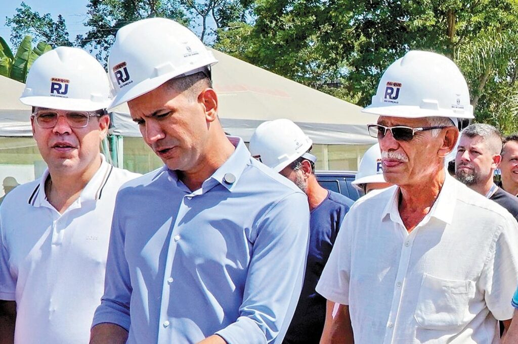 Obras de Pavimentação em São Gonçalo: Pedreira da Família de Altineu Côrtes Envolve Contratos e Polêmicas Obras de Pavimentação em São Gonçalo: Pedreira da Família de Altineu Côrtes Envolve Contratos e Polê