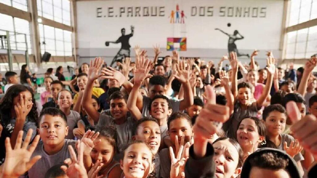 Escola do Litoral Paulista Inova na Educação e Inspira Novo Modelo em SP Escola do Litoral Paulista Inova na Educação e Inspira Novo Modelo em SP