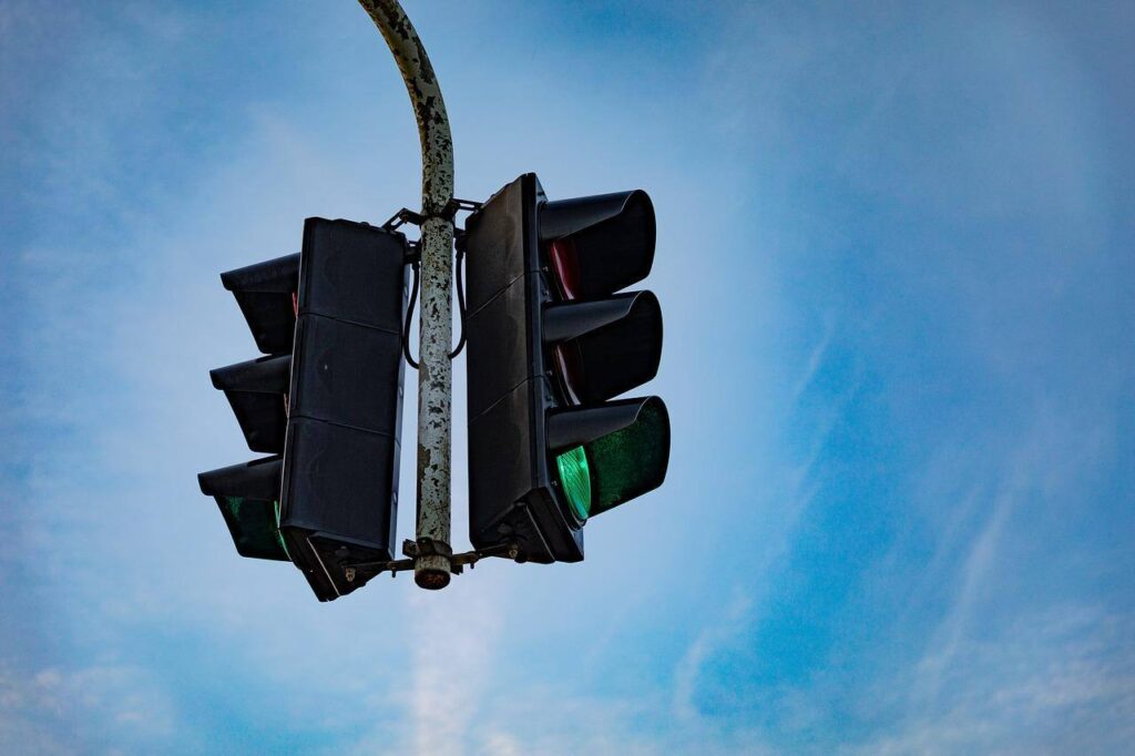 Minas Gerais Prioriza a Instalação de Semáforos Inteligentes para Cidades Grandes Minas Gerais Prioriza a Instalação de Semáforos Inteligentes para Cidades Grandes