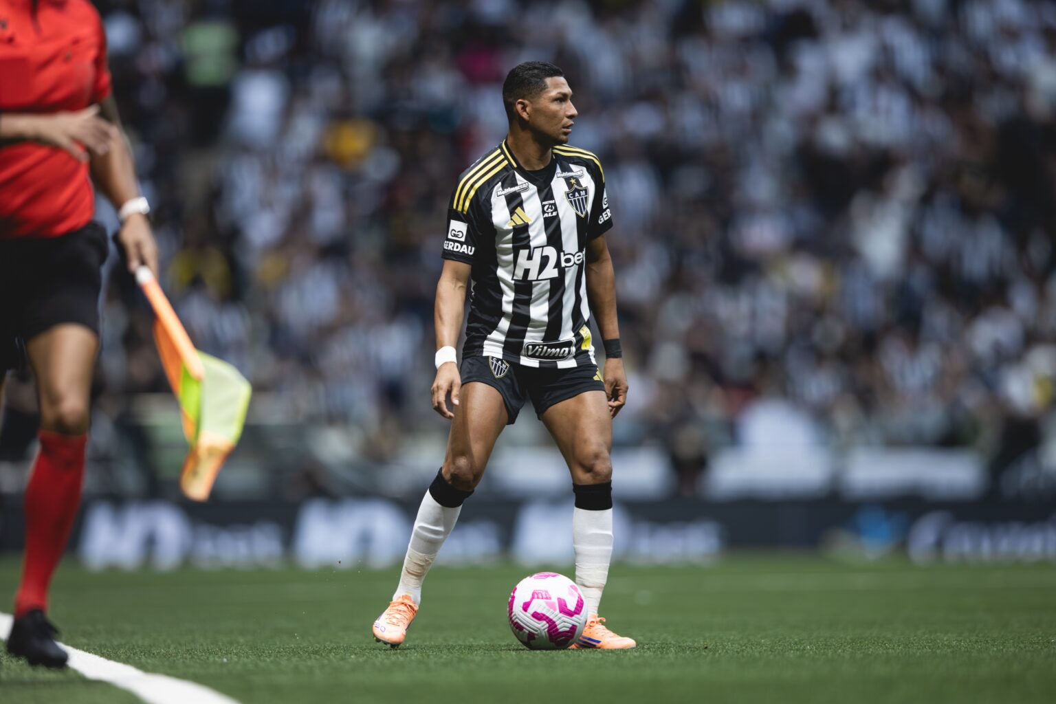 Atlético-MG Inicia Reformulação com Saídas e Busca por Reforços no Mercado Atlético-MG Inicia Reformulação com Saídas e Busca por Reforços no Mercado