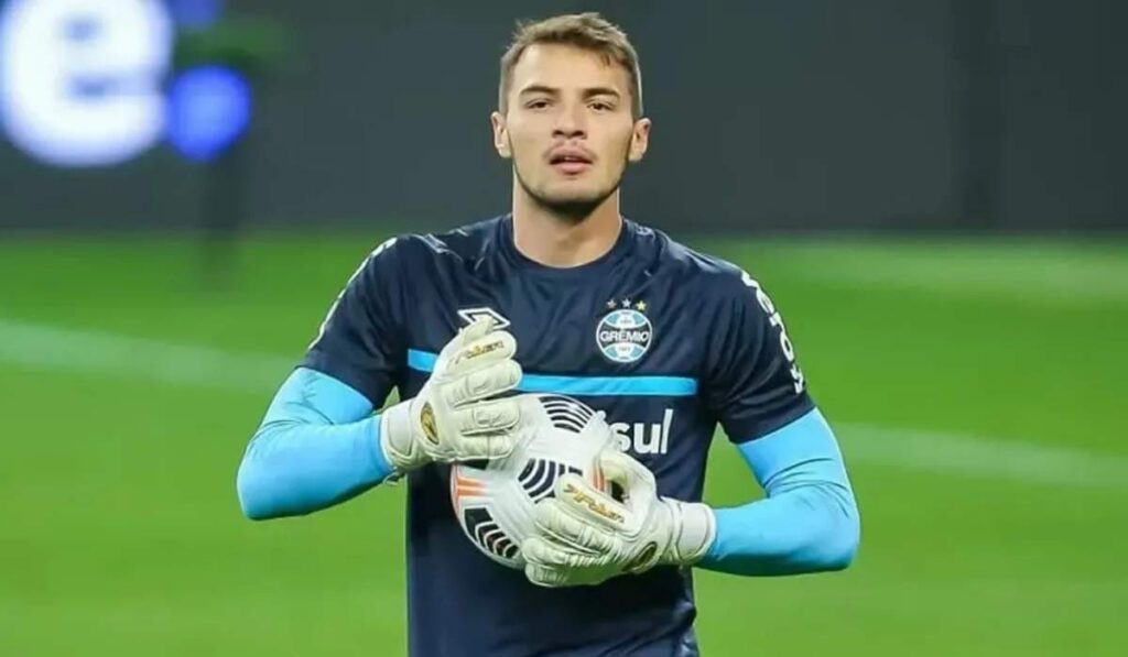 Flamengo e Palmeiras Disputam a Contratação de Gabriel Grando, do Grêmio Flamengo e Palmeiras Disputam a Contratação de Gabriel Grando, do Grêmio
