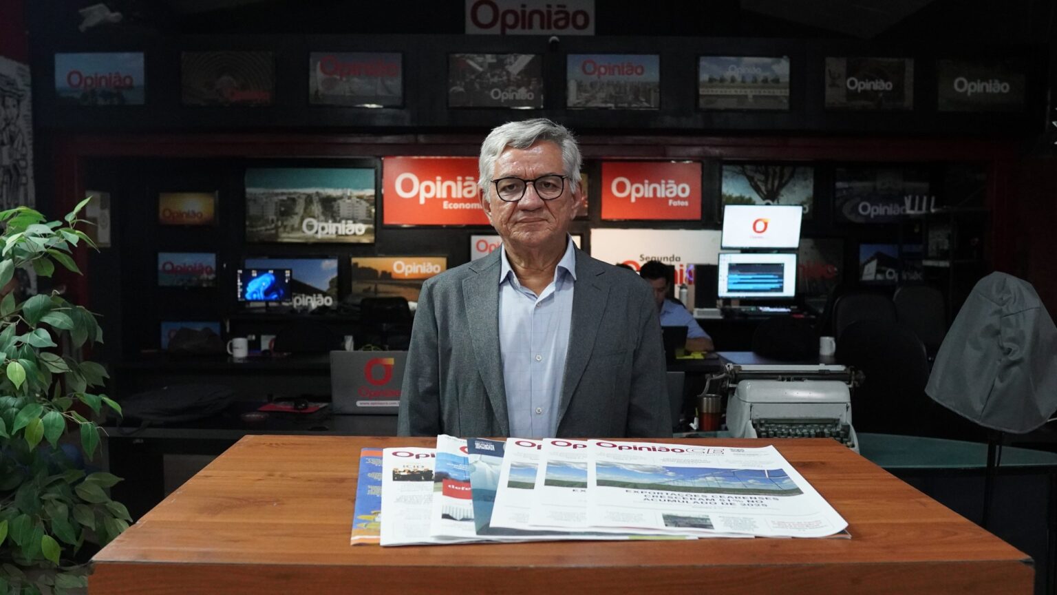 Secretário Defende Política Fiscal do Ceará e Rebate Críticas a Empréstimos Secretário Defende Política Fiscal do Ceará e Rebate Críticas a Empréstimos