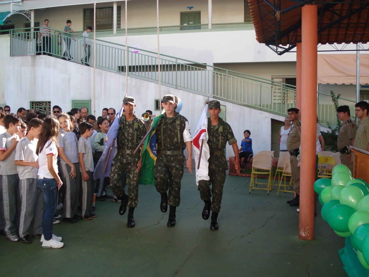 Câmara de BH Avalia Modelo Cívico-Militar para Escolas Privadas Câmara de BH Avalia Modelo Cívico-Militar para Escolas Privadas