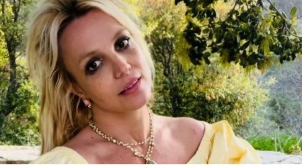 Britney Spears Detida na Califórnia: Acidente e Venda de Catálogo Musical em Destaque Britney Spears Detida na Califórnia: Acidente e Venda de Catálogo Musical em Destaque