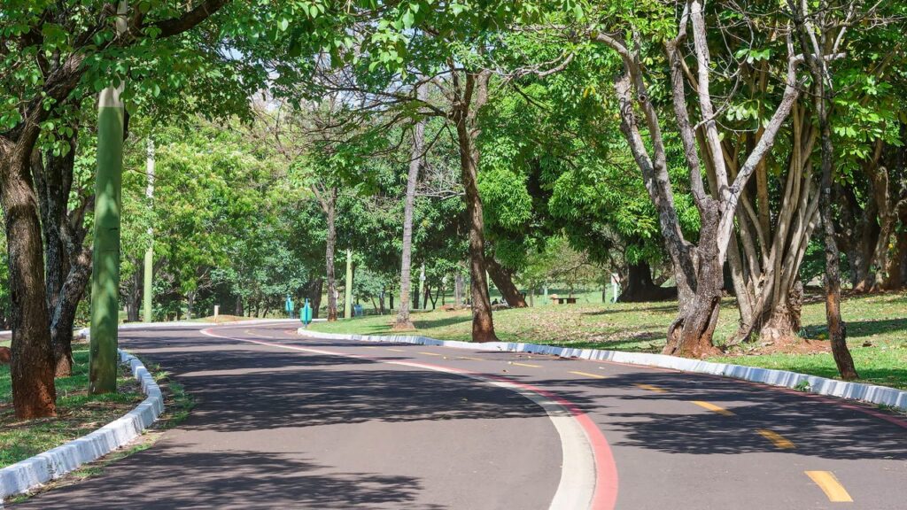 Campo Grande: A Capital com 91% das Ruas Arborizadas e o Maior Aquário de Água Doce do Mundo Campo Grande: A Capital com 91% das Ruas Arborizadas e o Maior Aquário de Água Doce do Mundo