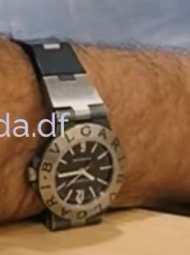José Roberto Arruda exibe relógio Bulgari de R$ 10 mil nas redes sociais José Roberto Arruda exibe relógio Bulgari de R$ 10 mil nas redes sociais