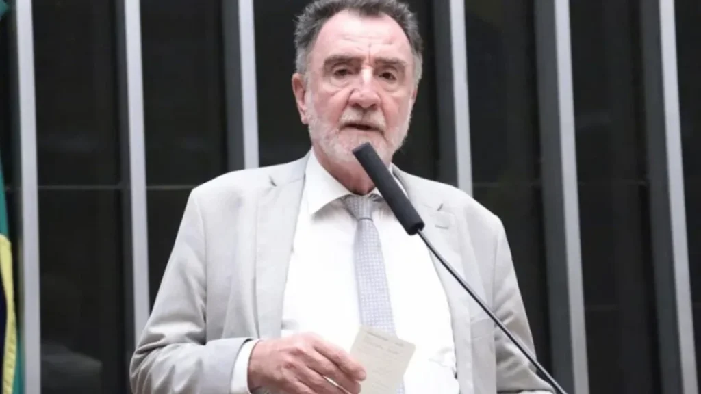 Minas Gerais Pode Avançar com Patrus Ananias: Uma Perspectiva de Desenvolvimento e Soberania Minas Gerais Pode Avançar com Patrus Ananias: Uma Perspectiva de Desenvolvimento e Soberania