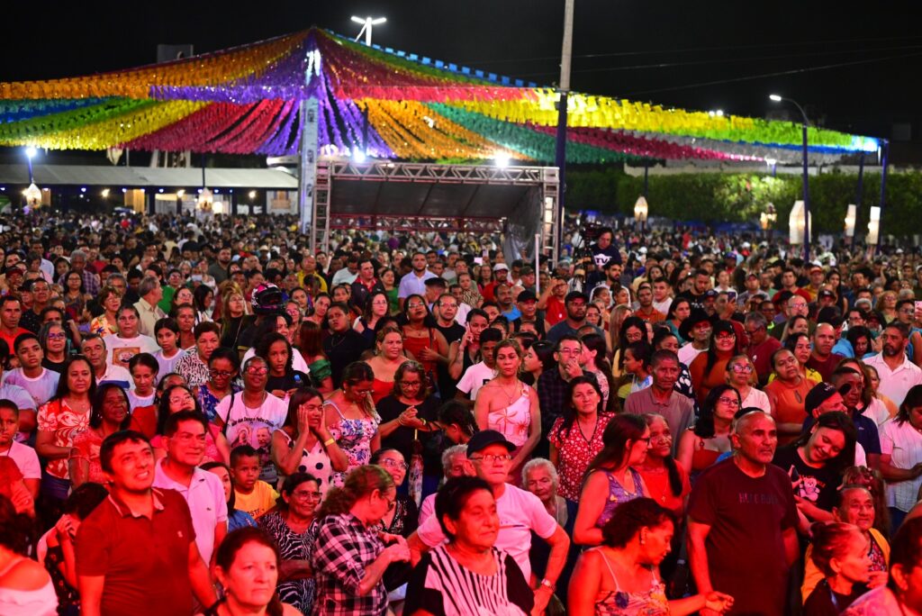 Celebração em Juazeiro: 44ª Semana Padre Cícero Atraí Multidões Celebração em Juazeiro: 44ª Semana Padre Cícero Atraí Multidões
