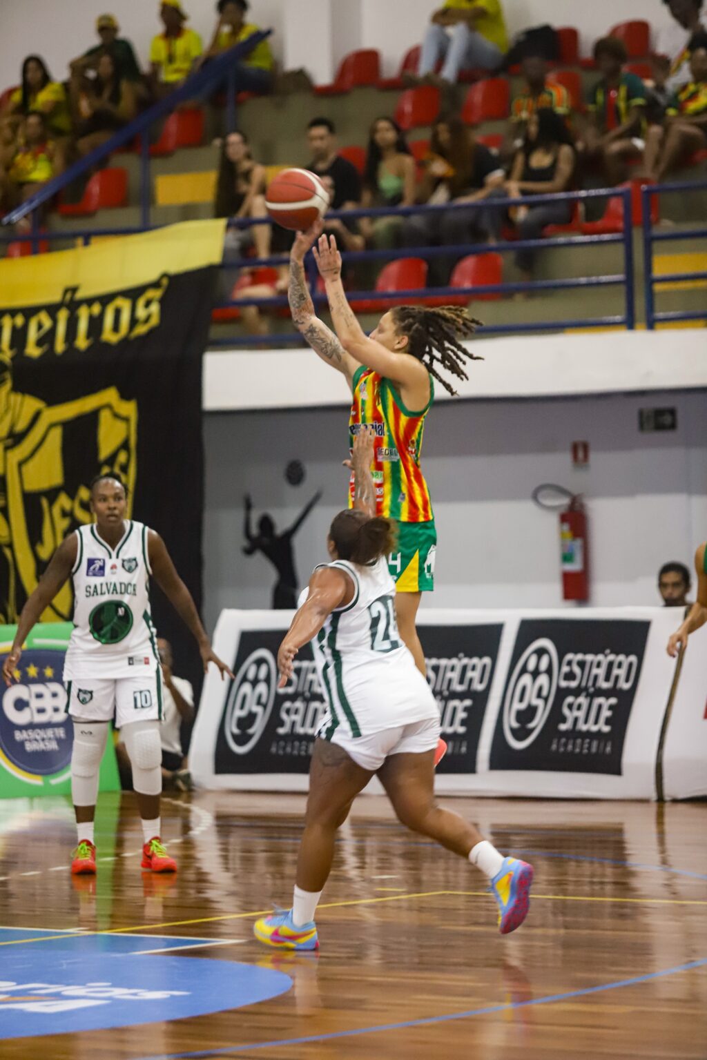 Sampaio Arrasa Salvador na Estreia da LBF 2026 com Gabi Guimarães como MVP