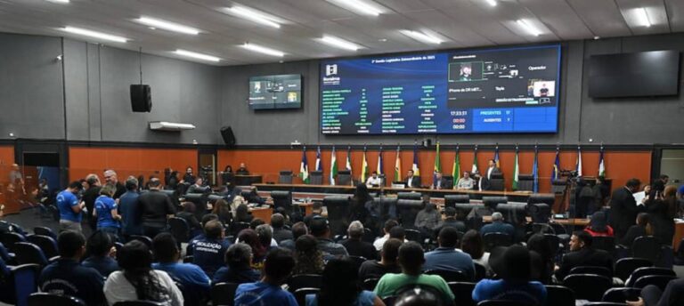Deputados de Roraima Aprovaram Leis para Saúde e Segurança em Sessão Extraordinária Deputados de Roraima Aprovaram Leis para Saúde e Segurança em Sessão Extraordinária