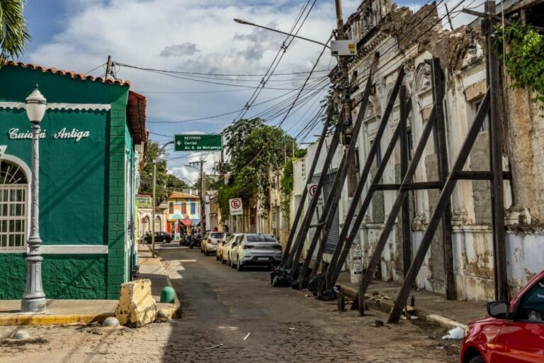 Revitalização do Centro Histórico de Cuiabá: Foco em Turismo, Economia e Mobilidade Revitalização do Centro Histórico de Cuiabá: Foco em Turismo, Economia e Mobilidade