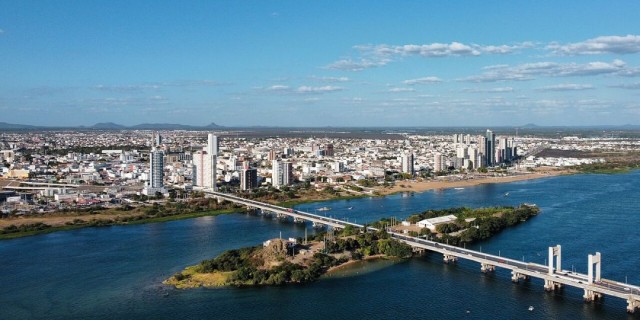 Homem é morto após ataque a mãe e madrasta com faca em Petrolina Homem é morto após ataque a mãe e madrasta com faca em Petrolina