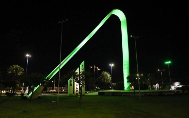 Vandalismo Choca Petrolina: Monumento do Centenário Sofre Dano e Furto de Cabos Vandalismo Choca Petrolina: Monumento do Centenário Sofre Dano e Furto de Cabos