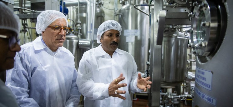 Ministério da Saúde Avança em Acordos para Produção de Medicamentos com a Índia Ministério da Saúde Avança em Acordos para Produção de Medicamentos com a Índia