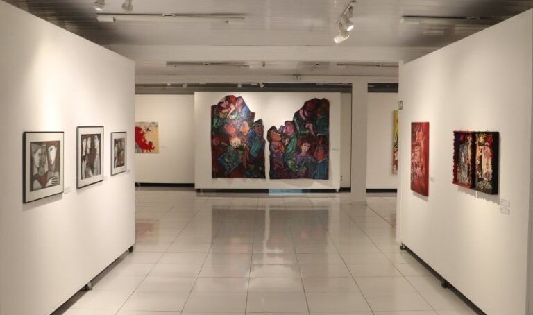 Por Elas: A Exposição que Celebra o Acervo Feminino no Museu de Arte de Santa Maria Por Elas: A Exposição que Celebra o Acervo Feminino no Museu de Arte de Santa Maria