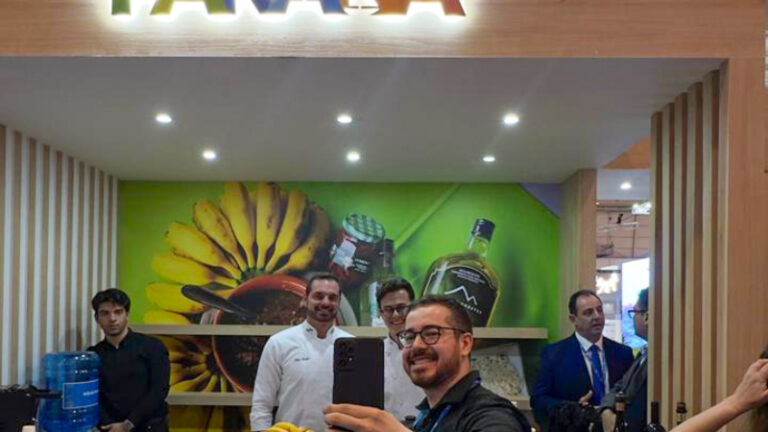 Viaje Paraná: Empresários Celebram Conquistas na Feira de Turismo em Lisboa Viaje Paraná: Empresários Celebram Conquistas na Feira de Turismo em Lisboa