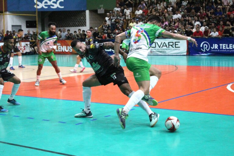 Garapa Vence Casa Nova e Se Aproxima da Semifinal na Divisão Especial Garapa Vence Casa Nova e Se Aproxima da Semifinal na Divisão Especial