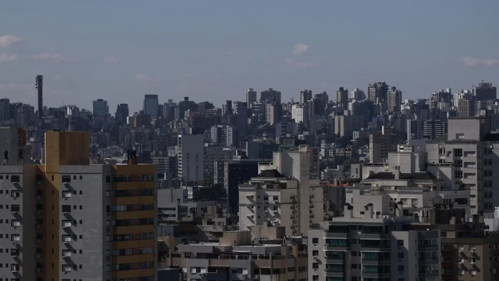 Lançamentos de imóveis de médio e alto padrão crescem 18% em Porto Alegre no primeiro semestre Lançamentos de imóveis de médio e alto padrão crescem 18% em Porto Alegre no primeiro semestre