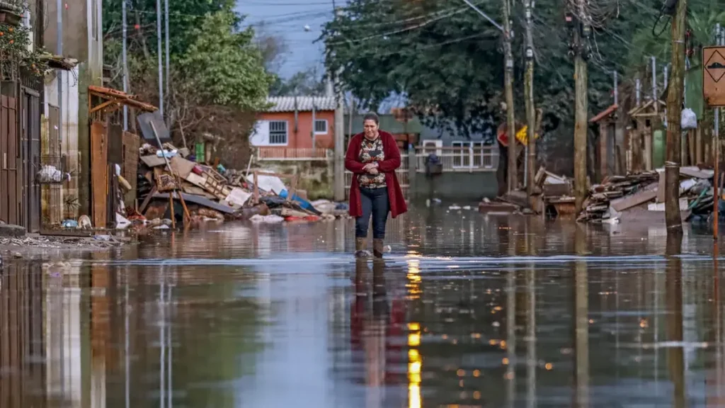 Rio Grande do Sul enfrenta 2,6 mil desalojados após tempestades; alerta no Rio para ventos de 75 km/h Rio Grande do Sul enfrenta 2,6 mil desalojados após tempestades; alerta no Rio para ventos de 75 km/