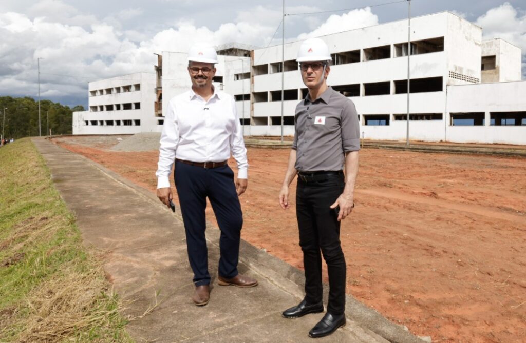 Avanço das Obras do Hospital Regional de Lafaiete Reforça Saúde em 51 Municípios Avanço das Obras do Hospital Regional de Lafaiete Reforça Saúde em 51 Municípios