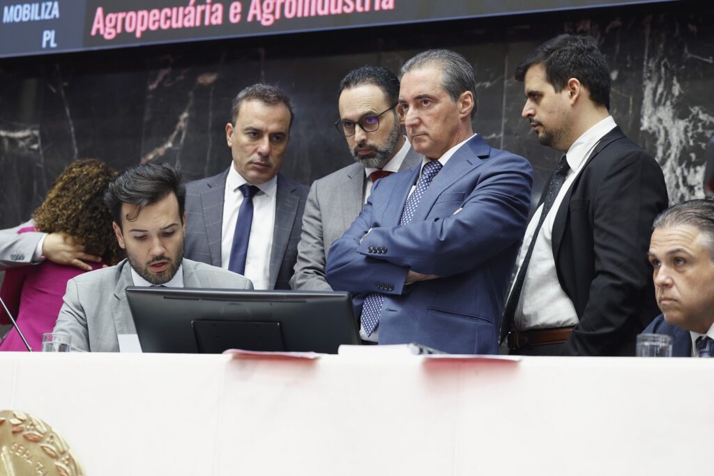Vetos de Zema: Assembleia Legislativa em Alerta com Prazo de 30 Dias Vetos de Zema: Assembleia Legislativa em Alerta com Prazo de 30 Dias