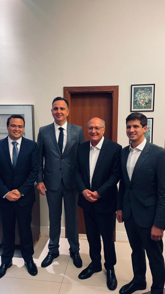Rodrigo Pacheco Lança Candidatura ao Governo de Minas pelo PSB em Jantar com Lideranças Rodrigo Pacheco Lança Candidatura ao Governo de Minas pelo PSB em Jantar com Lideranças