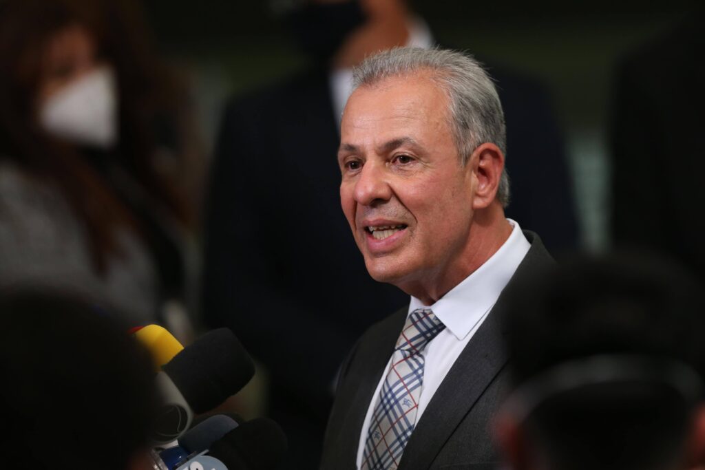 Ex-Ministro Bento Albuquerque Assume Nova Função na Gasmig com Foco em Sustentabilidade