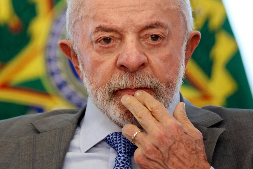 Fim da 'Taxa das Blusinhas': Indústrias Alertam para Concorrência Desleal