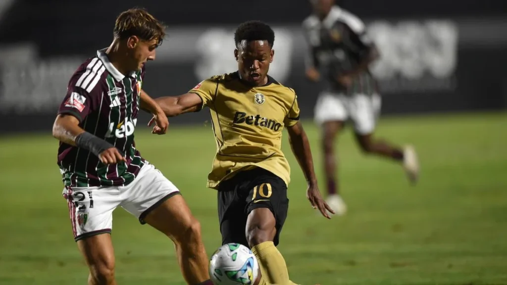 Estrela da Amadora e Sporting se enfrentam com elencos renovados na estreia do campeonato