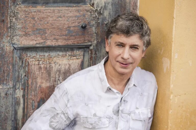Flávio Venturini celebra o Dia das Mães com show especial na Concha Acústica Flávio Venturini celebra o Dia das Mães com show especial na Concha Acústica